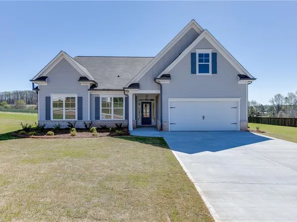 1446 Cedar Wood Dr, Jefferson, GA 30549