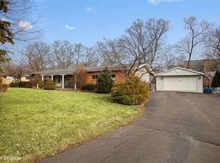 6 Rob Rd, Mount Prospect, IL 60056