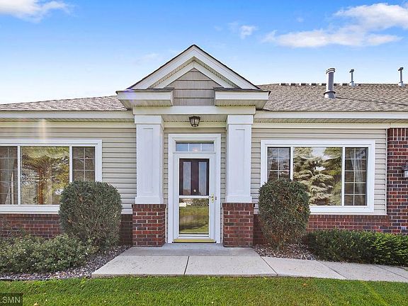 2nd image of 11009 Nassau Ct NE