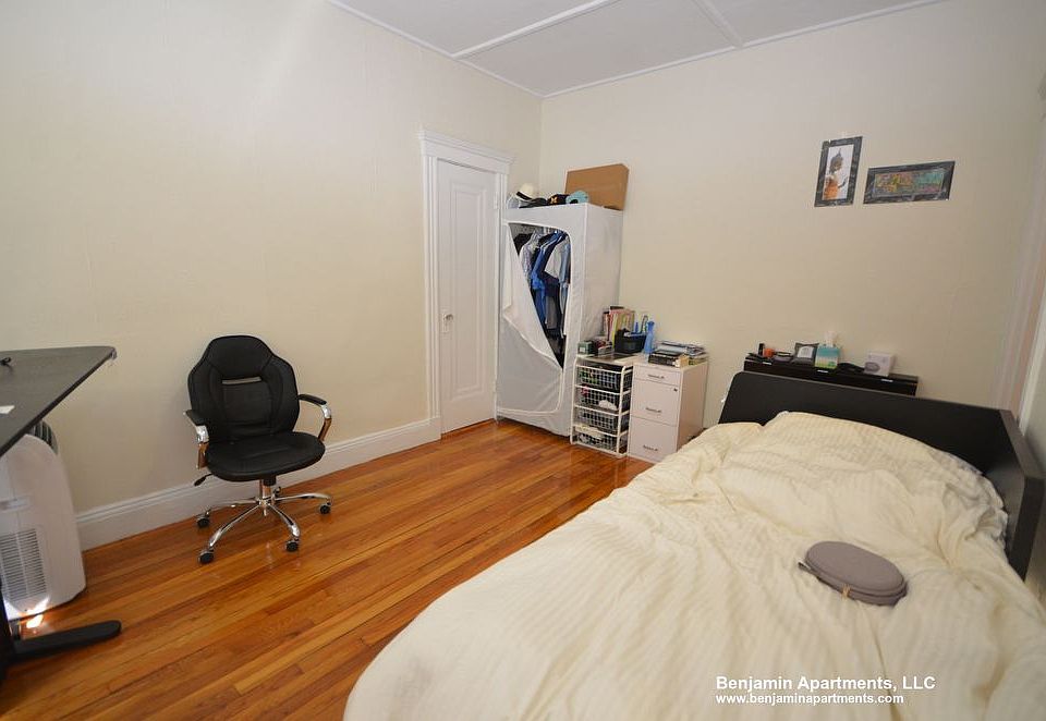 2nd image of 1185 Boylston St Unit 2OO