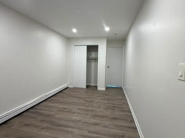 65 Lang St #1R, Newark, NJ 07105