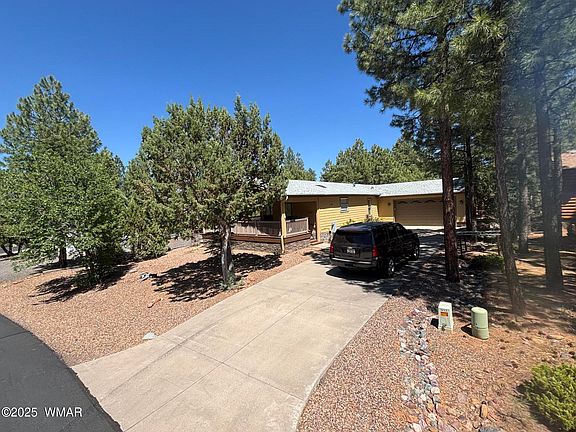 3rd image of 2021 W Pine Grove Dr