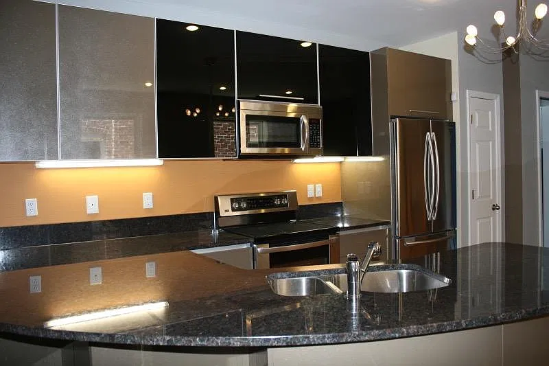 2 bed, 1000 sqft, $1,770 — Photo 4