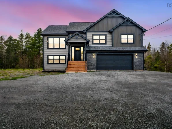 81 Gardeners Walk, Beaver Bank, NS B4G 1A5