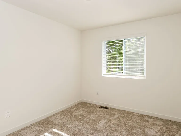 934 Maple Ave — Photo 10