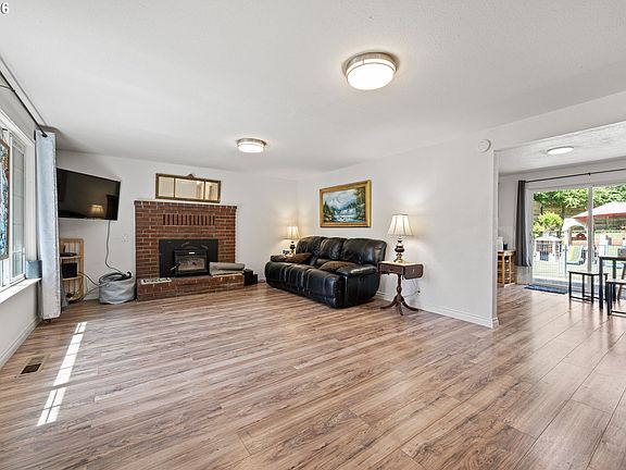 4th image of 24403 Bolton Hill Rd