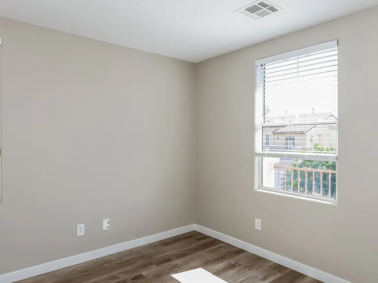10931 Colour Magic St — Photo 13