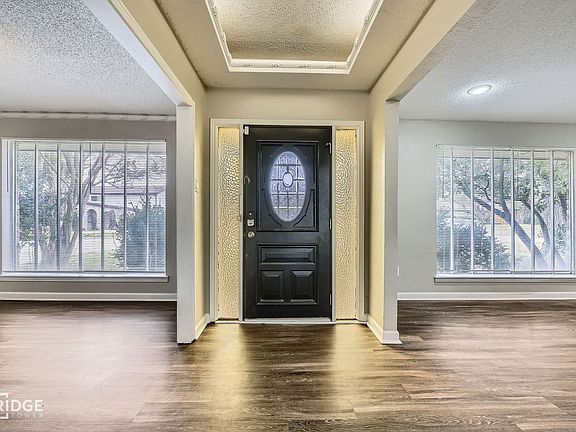 3rd image of 2809 Pinehurst Dr