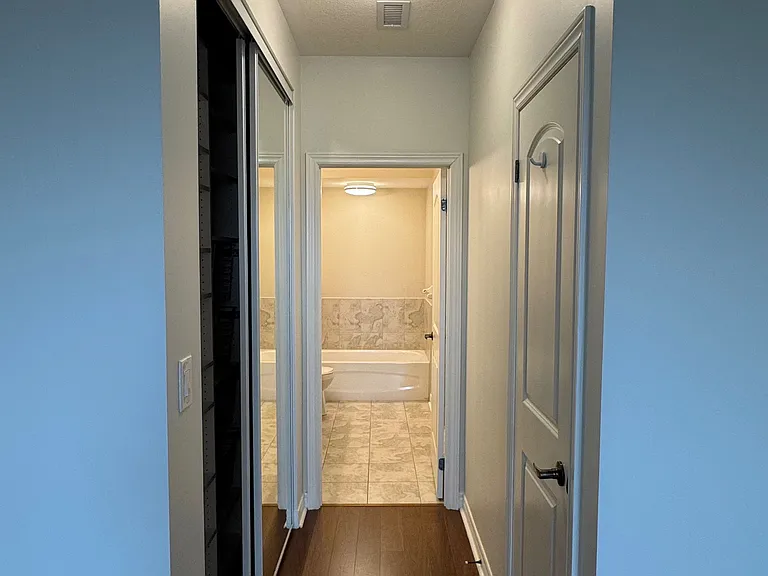 383 Main St E #422 — Photo 16