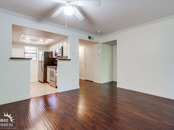 4th image of 12027 Alta Carmel Ct Unit 239