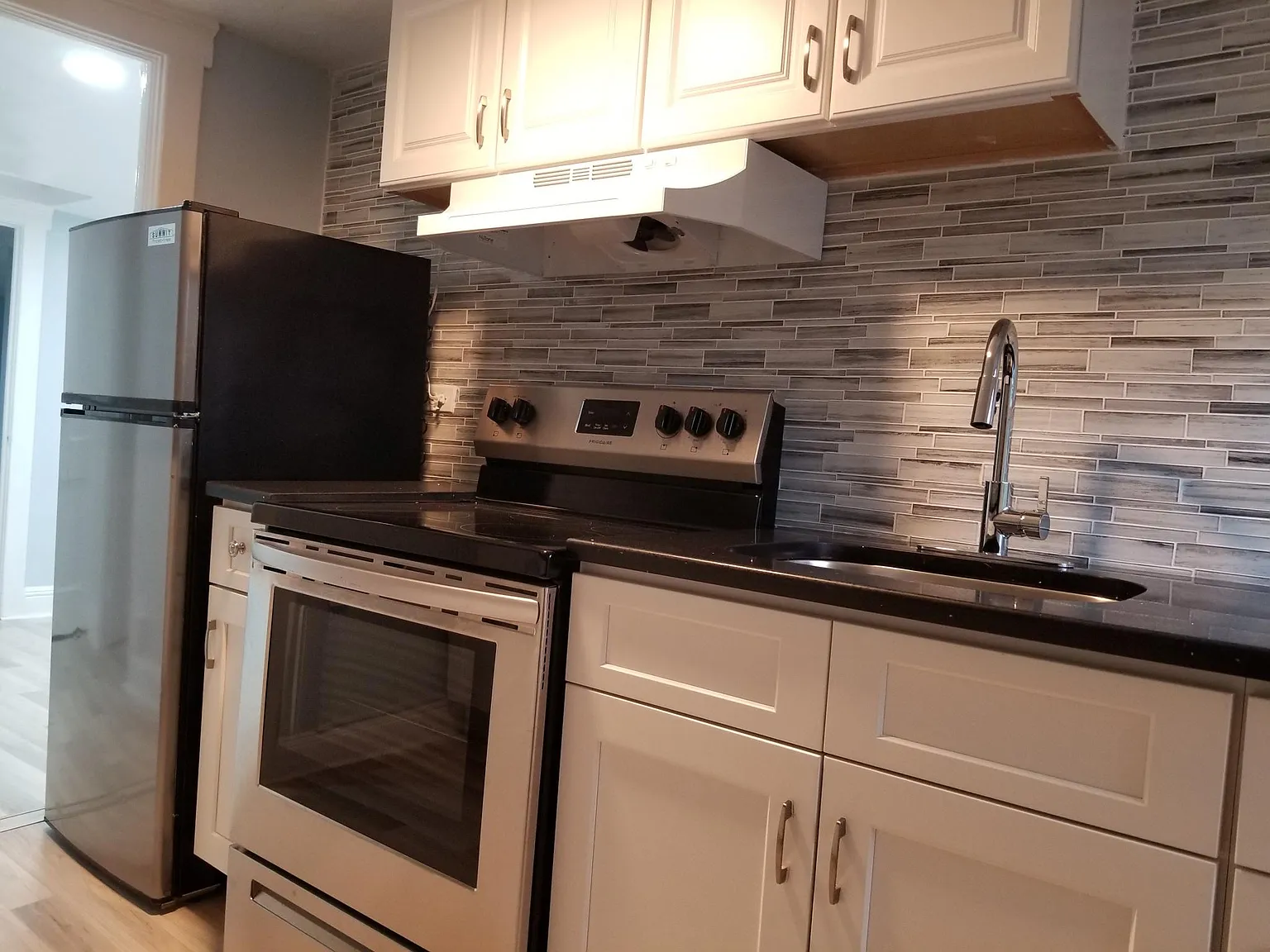 2 bed, $1,985 — Photo 3