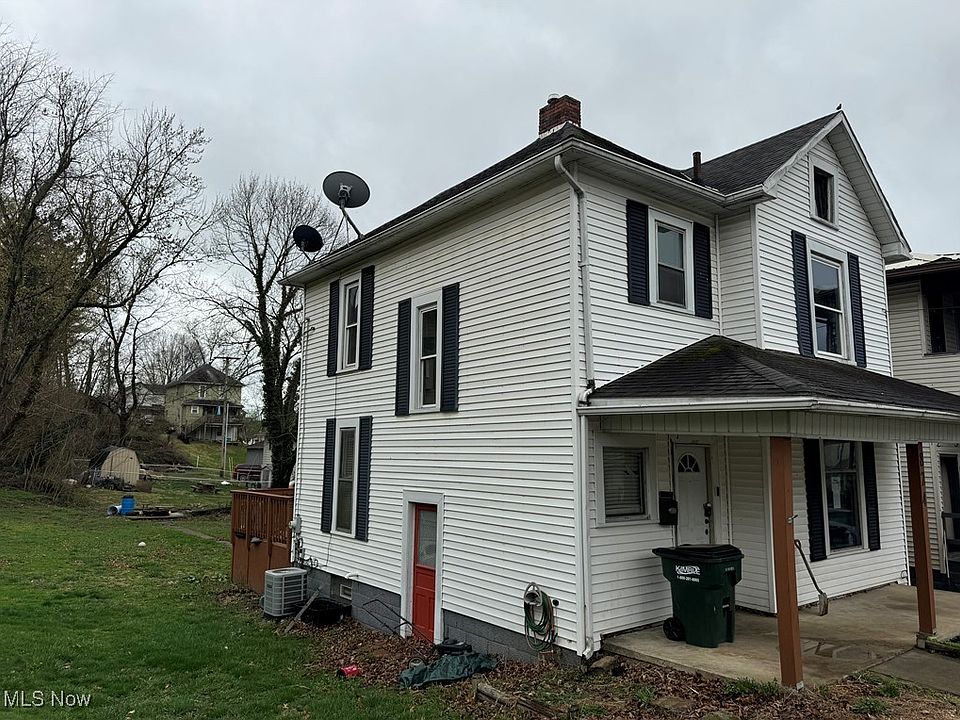 2nd image of 824 Foster Ave
