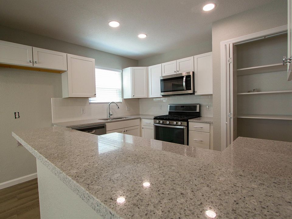 1st image of 2103 Oxford Blvd