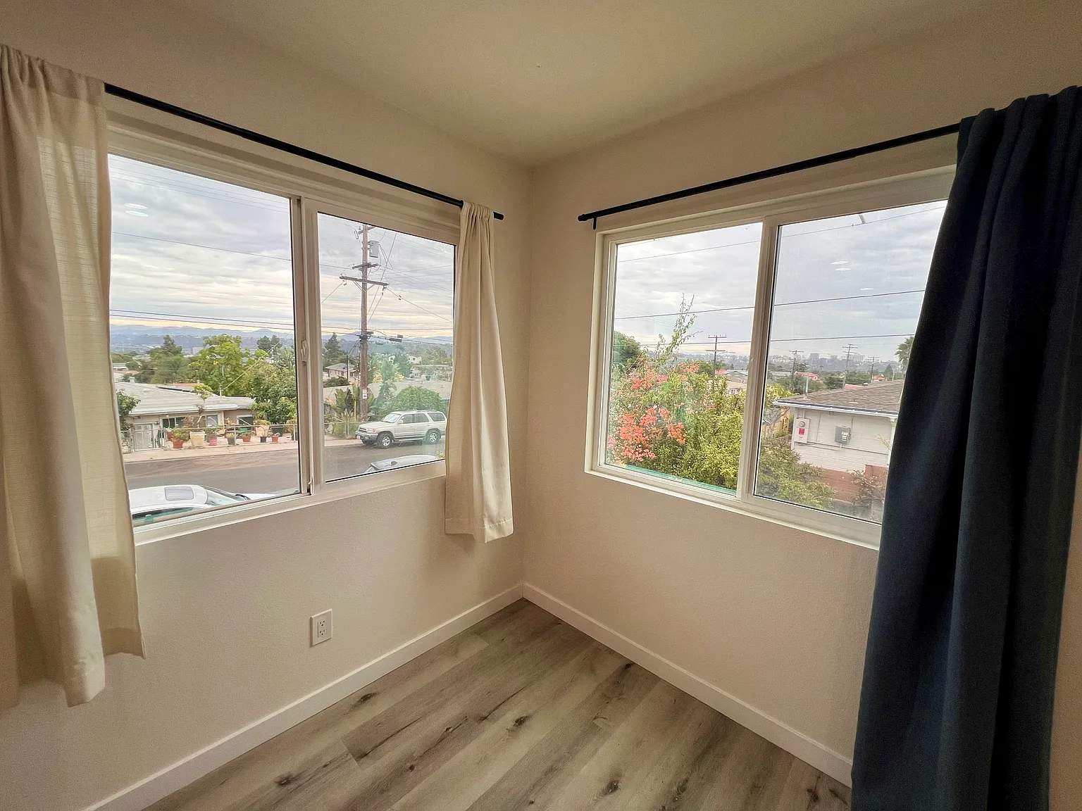 3 bed, 1125 sqft, $3,595 — Photo 2