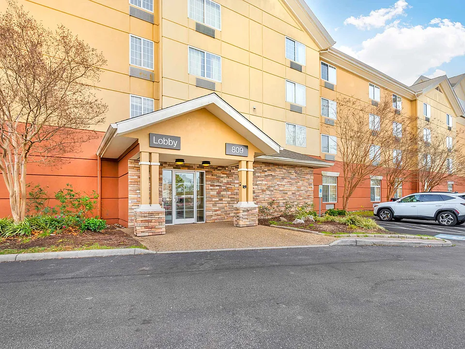 Chesapeake - Greenbrier Circle