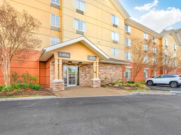 Chesapeake - Greenbrier Circle, 809 Greenbrier Cir, Chesapeake, VA 23320