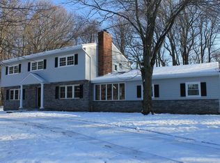 10 Overlook Dr, Holmdel, NJ