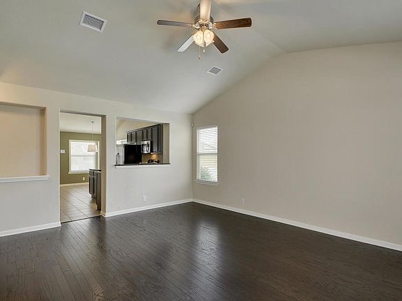 5th image of 821 Gabriel Mills Dr
