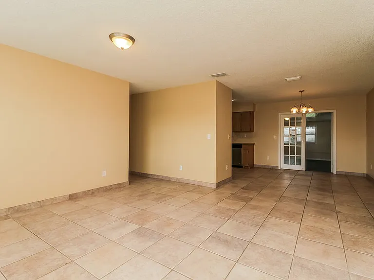 3341 Sky St — Photo 5