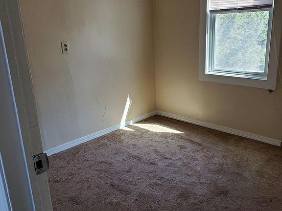 3rd image of 1012 4th St #C