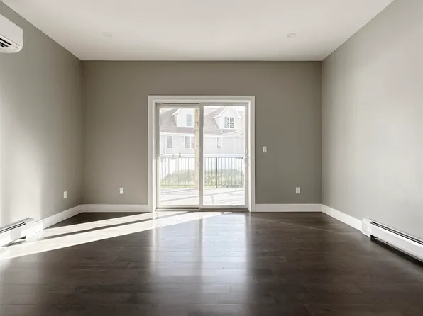 29 Carlton Avenue image 23 of 32