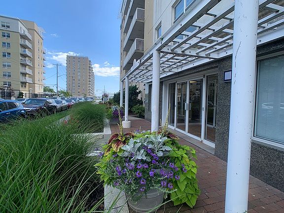 5th image of 201-233 Eighty Beach St #1G