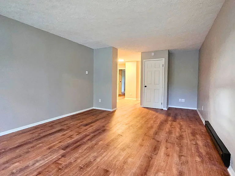 95 Buffalo St #5 — Photo 2