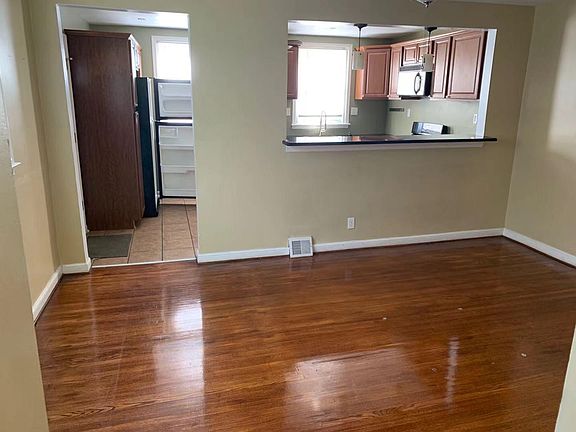 3rd image of 8000 Lexington Ave #1