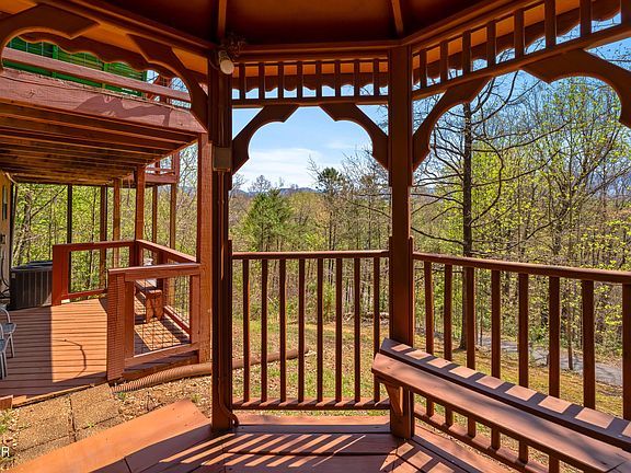 41st image of 1855 Spring Hill Dr