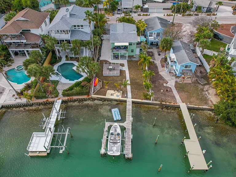 8441 Bayshore Dr #B — Photo 29