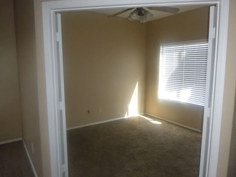 428 E Cheyenne Rd — Photo 6
