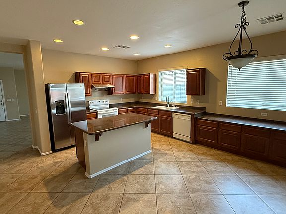 4th image of 1289 E Cassia Ln
