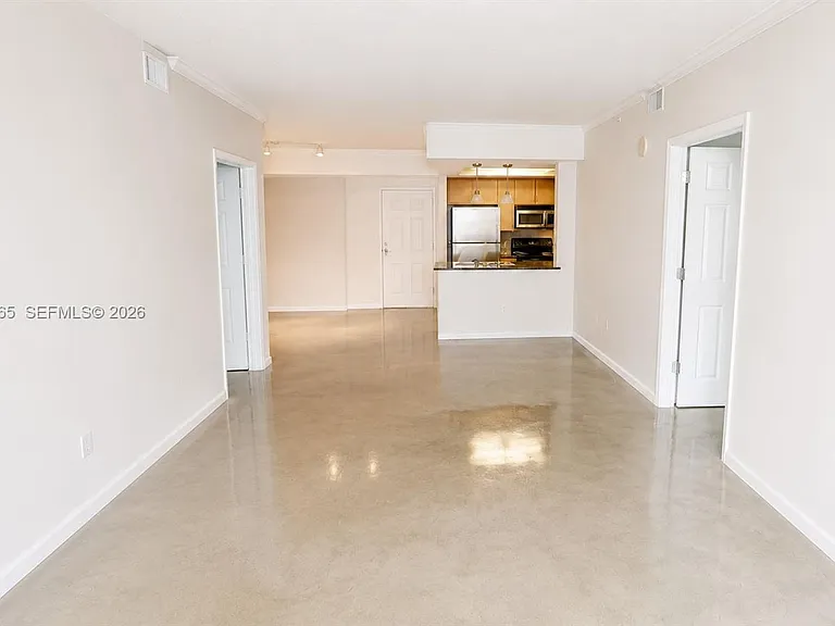 2000 N Bayshore Dr #1509 — Photo 4