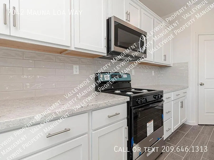 7042 Mauna Loa Way