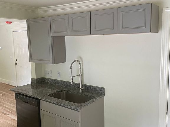 3rd image of 1925 Baxter St #11751477