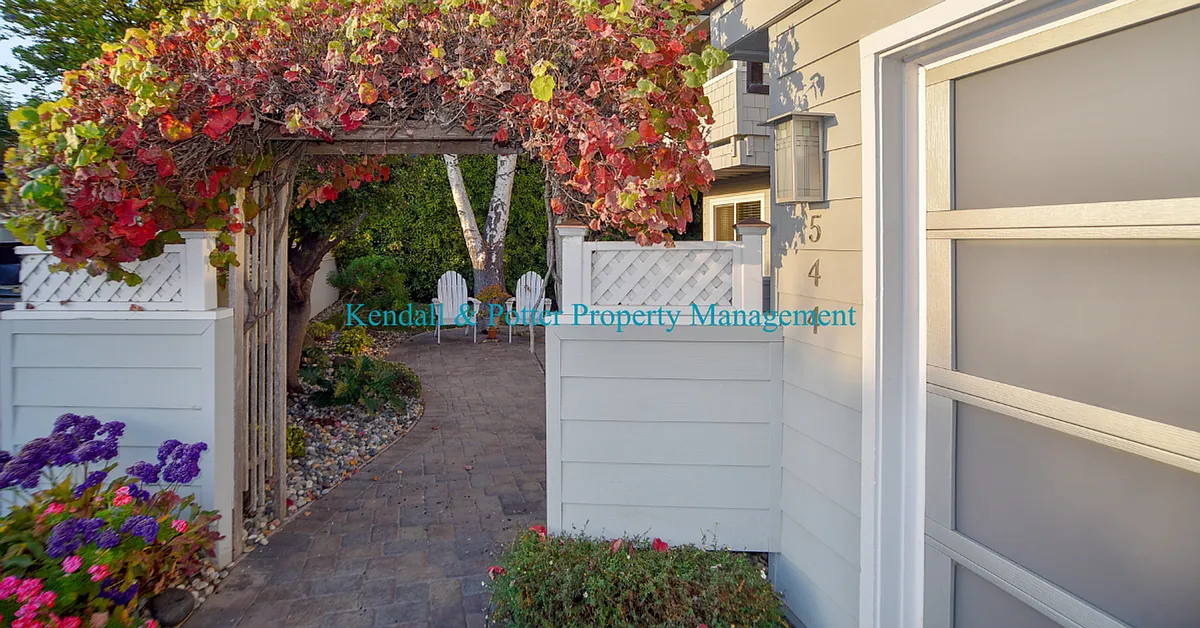 Building Photo - 544 Cuesta Dr