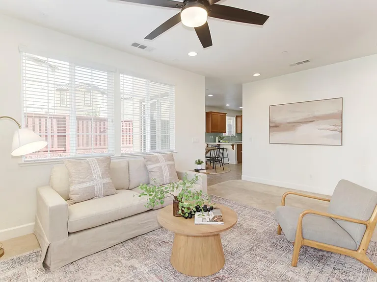 906 Blossom Rock Ln — Photo 3