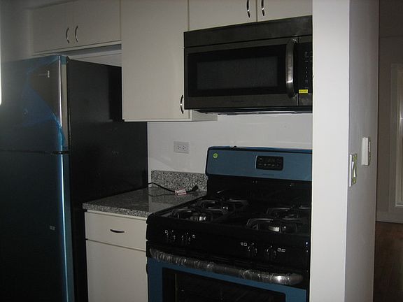 5th image of 4017 Oxford Ct