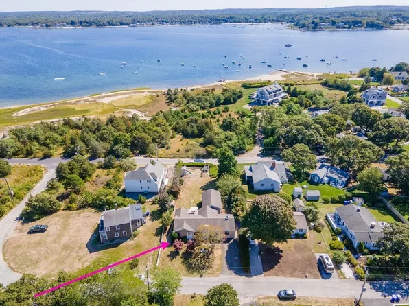 88 Rope Walk Rd, Bourne, MA 02532