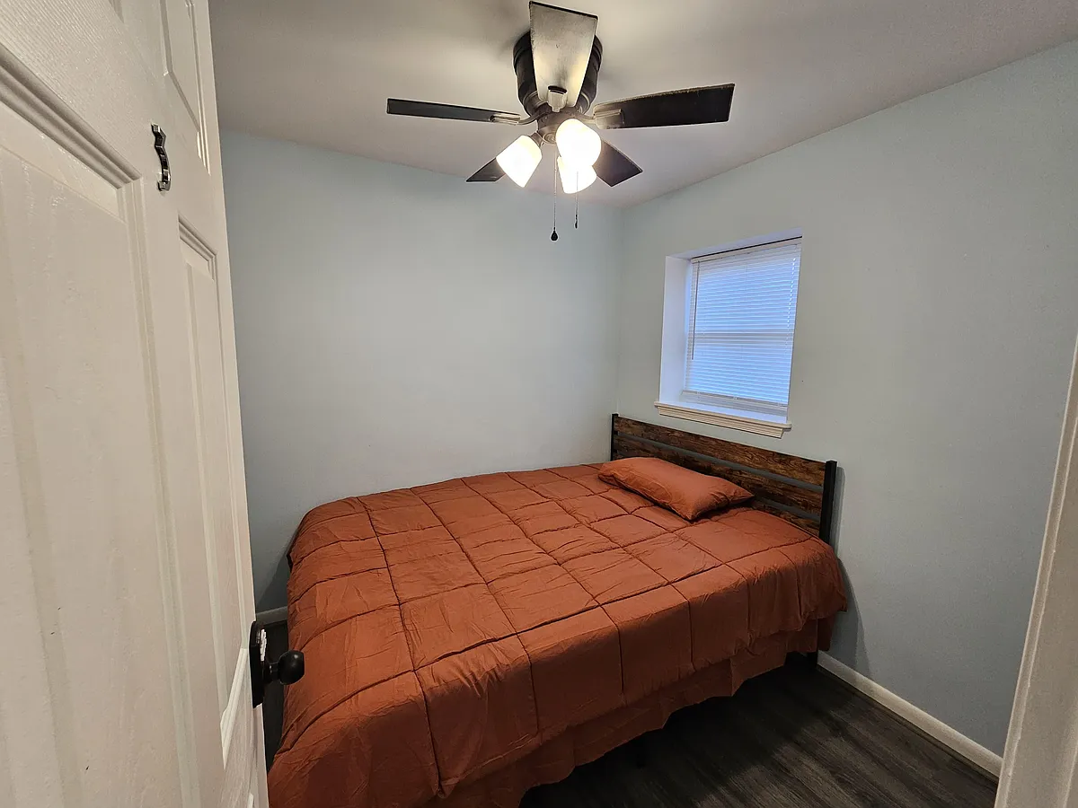 Photo 1 of 7 - E Jeffrey St - Baltimore, MD Bedroom #3 - E Jeffrey St