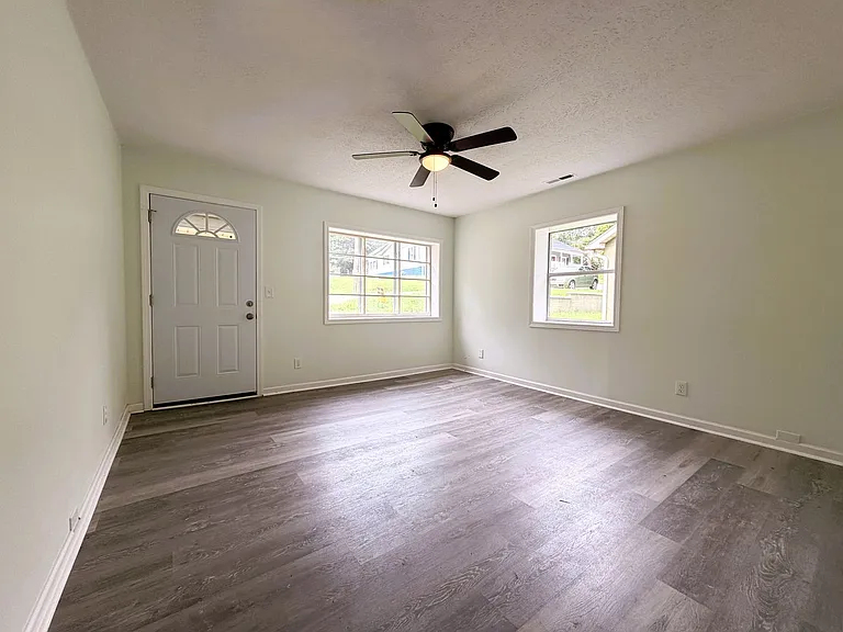 829 Capitol Blvd — Photo 4