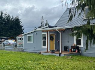 1153 W Hendrickson Rd #B, Sequim, WA 98382