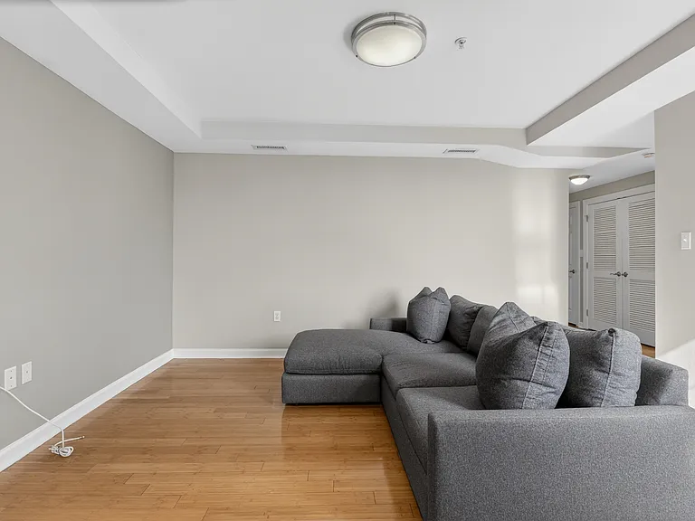 1417 Newton St NW #404 — Photo 11