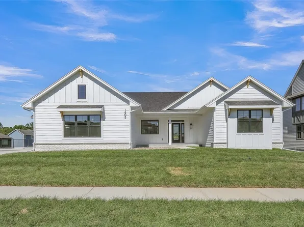 1805 W 4th St, Pella, IA 50219