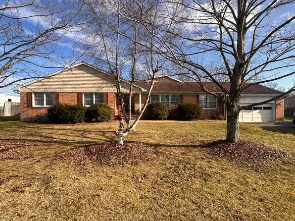 814 Gatewood Rd, Fayetteville, WV 25840