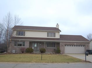 1136 Berwick Ave, Silver Lake, WI 53170