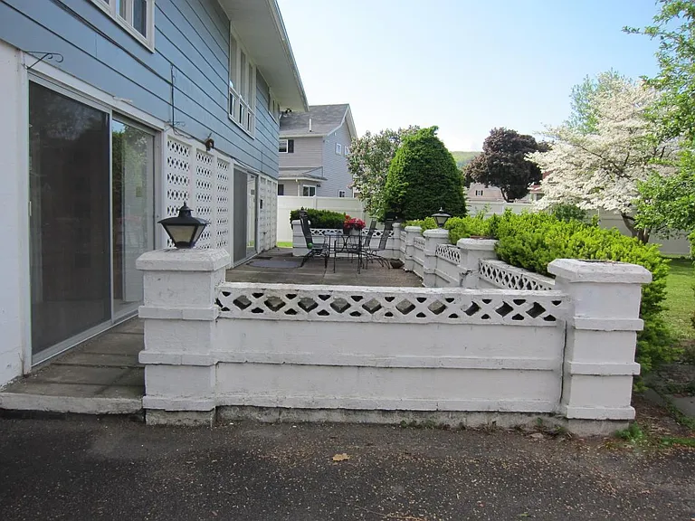 17 Durkee St — Photo 10