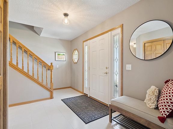 3rd image of 4881 Davis St