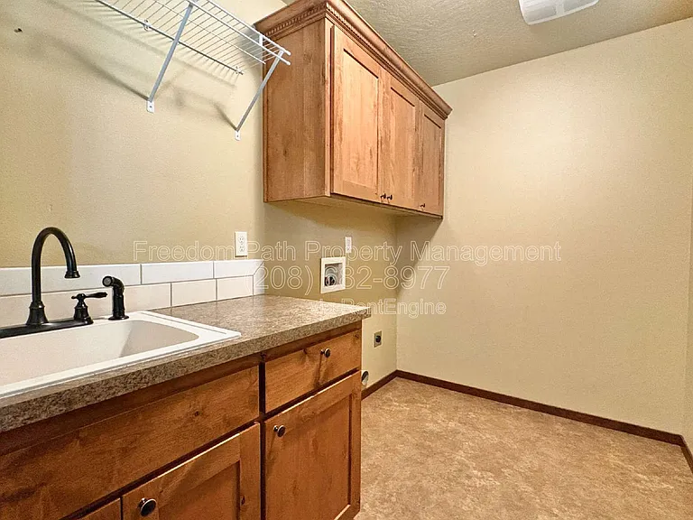 23732 N Lakeview Blvd — Photo 23