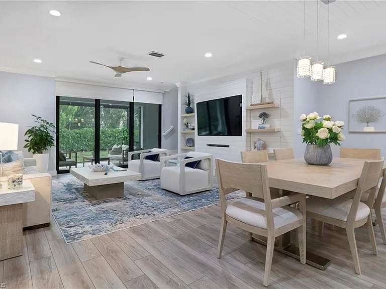 12973 Pembroke Dr — Photo 3